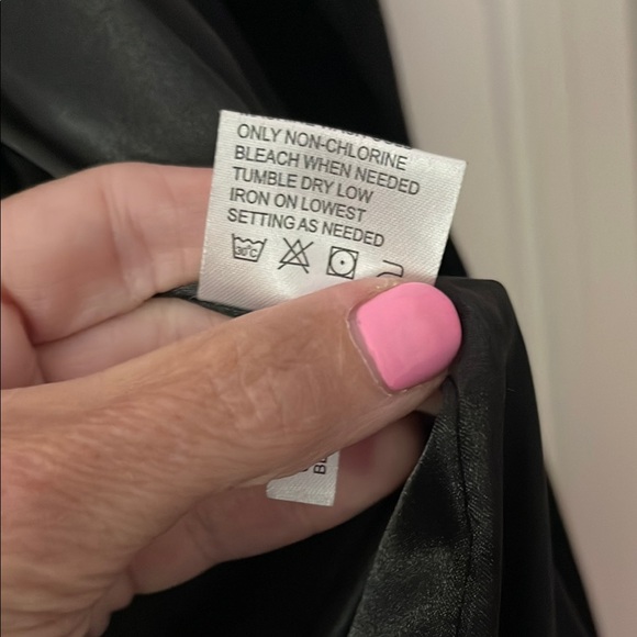 Calvin Klein Black Trench Coat with Structured Shoulders - Picture 7 of 7